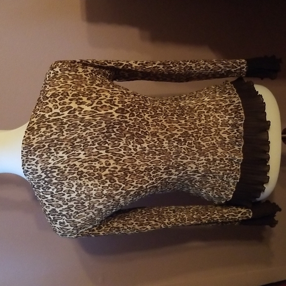 Womens stylist top - Picture 2 of 3